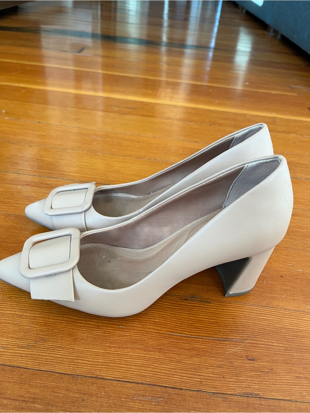 Anne Klein Tan Heel Pump
